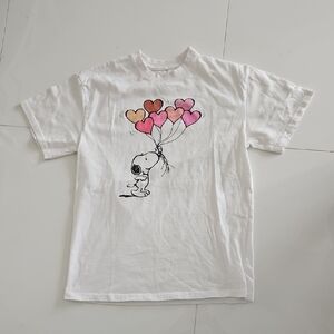 Peanuts White T-Shirt with Snoopy and Heart Balloons